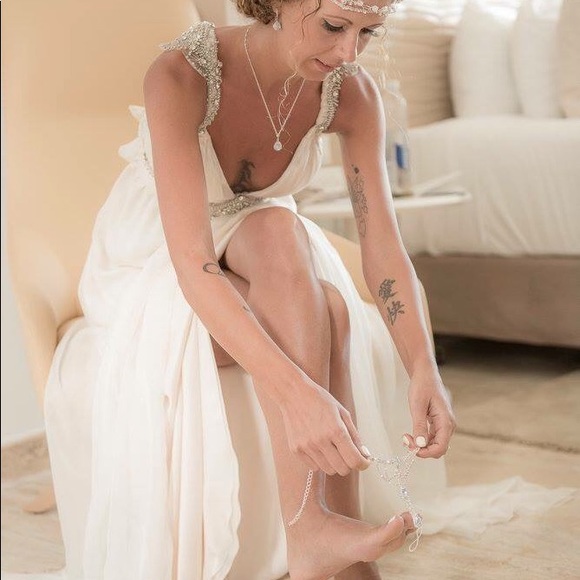 Wedding dress by the designer Anna Campbell